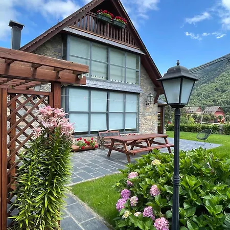Ca De Palomera Vall D'aran Holiday home *